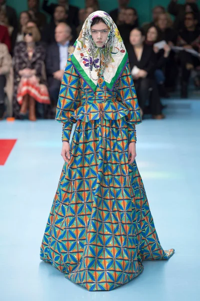 Look 70